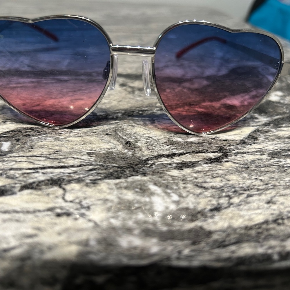 Heart-Shaped Gradient Sunglasses - image 3